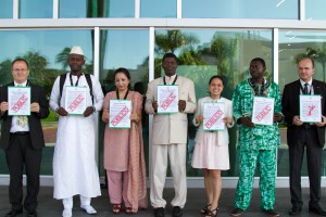 Civilsamhället kräver öppen rapportering om vapenhandel vid förhandlingarna i Cancun. Foto: Control Arms.